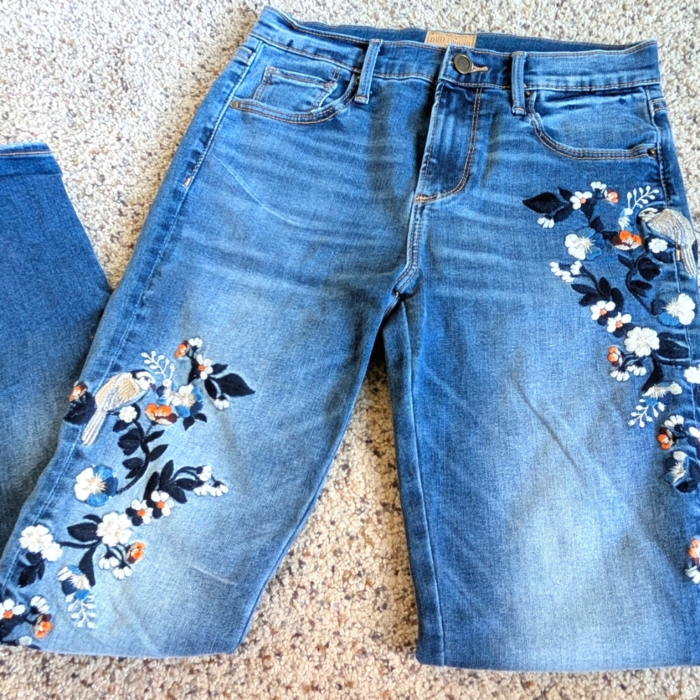 Driftwood "Jackie" Embroidered Blue Jeans 26